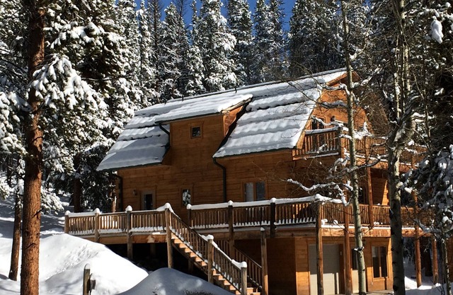 Beautiful cottage so close to Breck