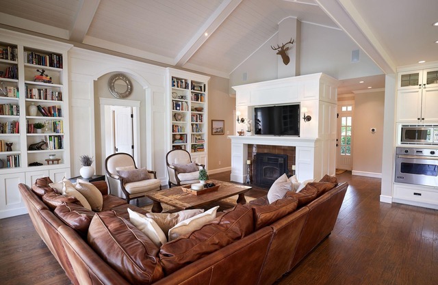 Beautiful Country Home on 4 gated acres, with beautiful patio and fire pit!