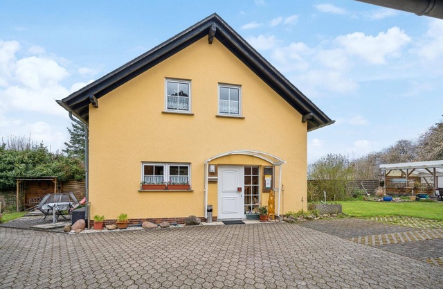 Beautiful flat in Lutzerath with terrace