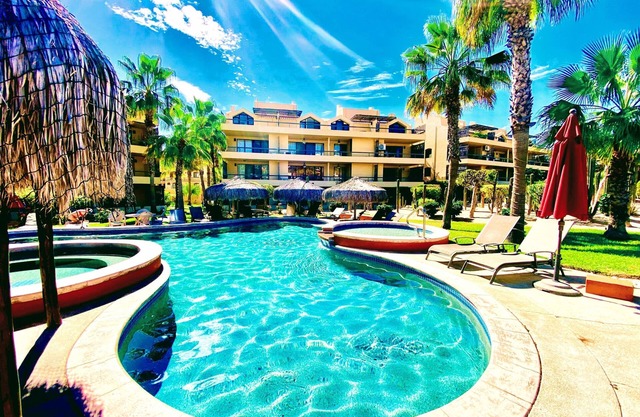 Beautiful golf course King bedroom1 block the ocean - Prime location in LCF2!