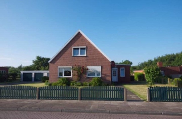 Beautiful ground floor apartment with free parking