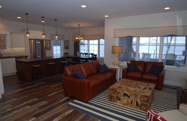 Beautiful Gull Lake Cottage at Quarterdeck Resort