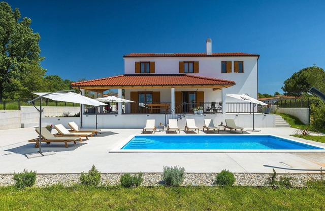 Beautiful home in Sveti Petar u Sumi