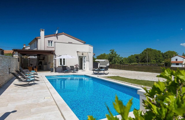 Beautiful home in Sveti Petar u Sumi