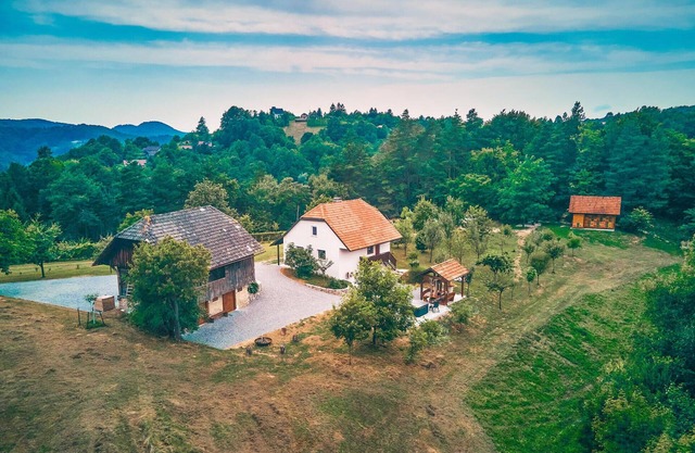 Beautiful home in Mokronog with sauna