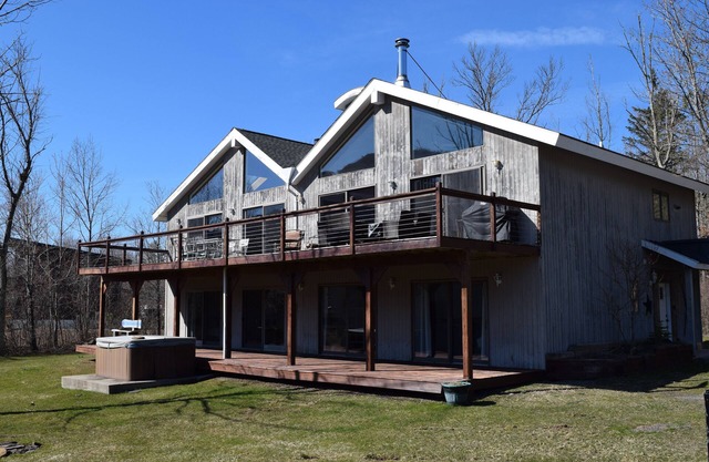 Beautiful Hunter Mountain Four Season House-Hot Tub, Bar Room, Gym, Views