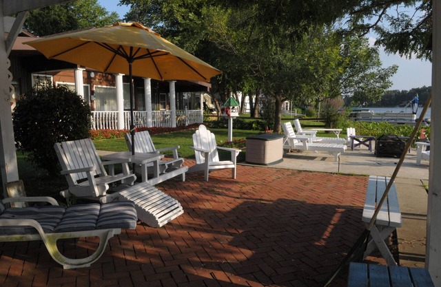 Beautiful Lake Retreat