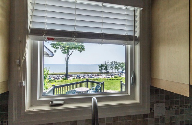 Beautiful Lakehouse in Port Rowan overlooking Lake Erie