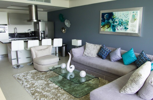 Beautiful luxury condo ! peninsula NV