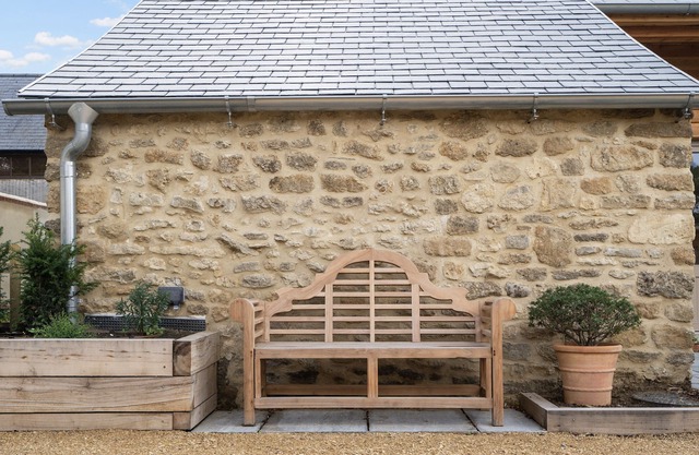 Beautiful luxury family holiday barn in Cotswolds with hot tub - pets welcome