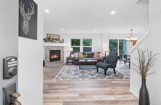 Beautiful Maple Valley home, near Eastside, Renton, near HW18 & SeaTac Airport