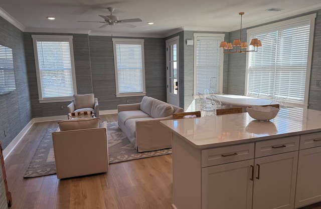 Beautiful New 3 Bedroom 3.5 Bath Condo: < 2 Miles from The Grove and Square!