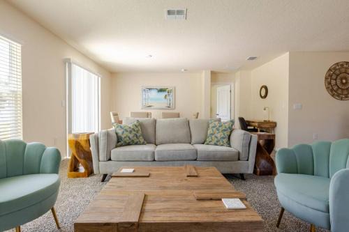 Beautiful New 4-BR Home 8 Miles to Flagler Beach