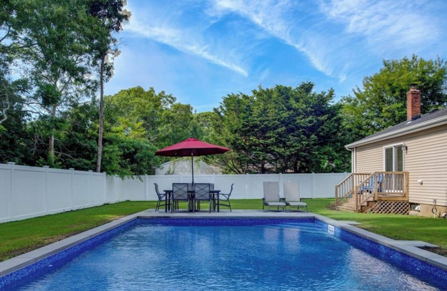 Beautiful newly renovated Hampton Bays home w/heated pool close to ocean beaches