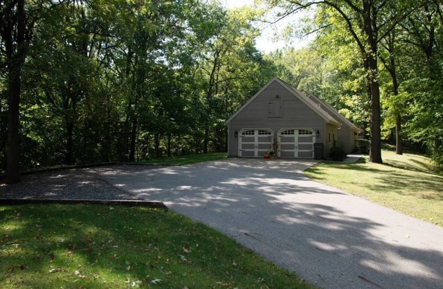 Beautiful Private Setting !