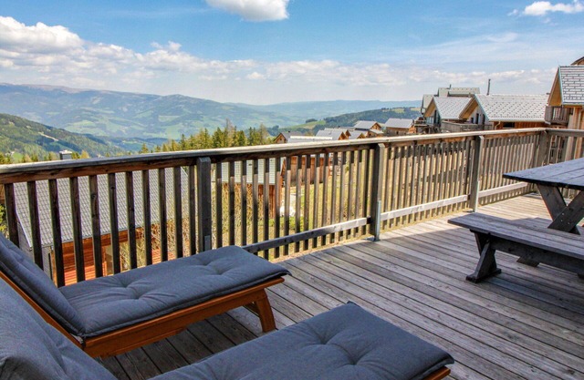 Beautiful private villa with WIFI, hot tub, TV, terrace, pets allowed and panoramic view