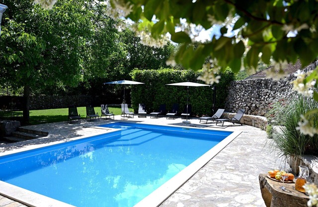 Beautiful private villa for 10 guests with WIFI, private pool, A/C, TV, terrace and panoramic view