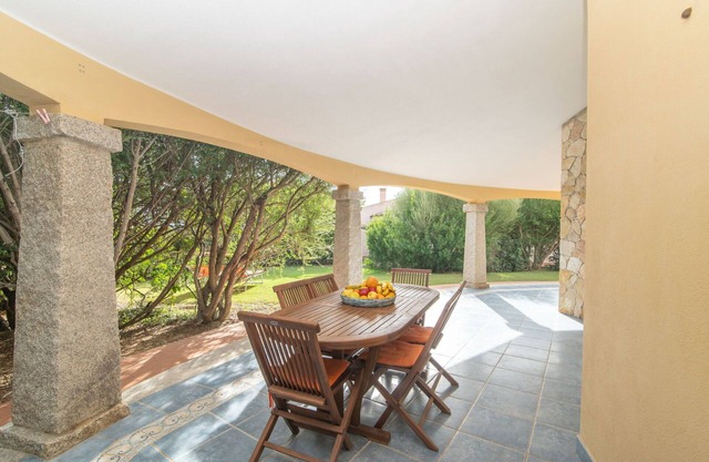 Beautiful private villa for 6 people with A/C, WIFI, TV, patio and parking