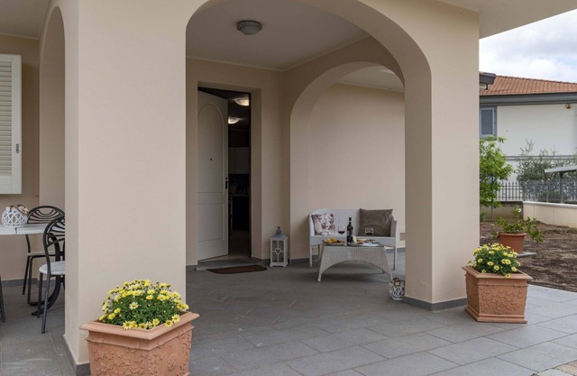 Beautiful private villa for 4 guests with WIFI, TV and patio