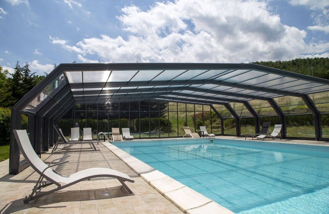 Beautiful private villa with WIFI, private pool, TV, terrace, pets allowed and panoramic view