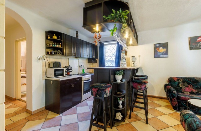 Beautiful private villa for 6 people with WIFI, TV and patio