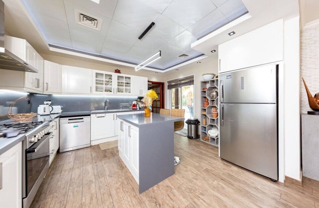 Beautiful Private Villa - 4BR Green Community West