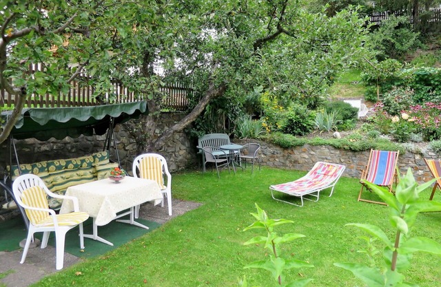 Beautiful private villa for 15 guests with WIFI, TV and patio