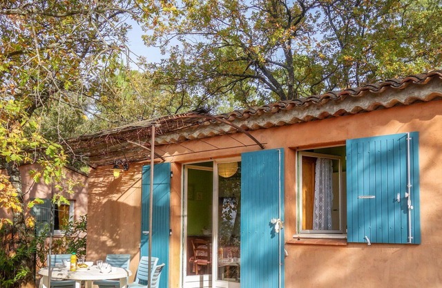 Beautiful private villa for 4 guests with WIFI, pool, terrace, pets allowed and parking