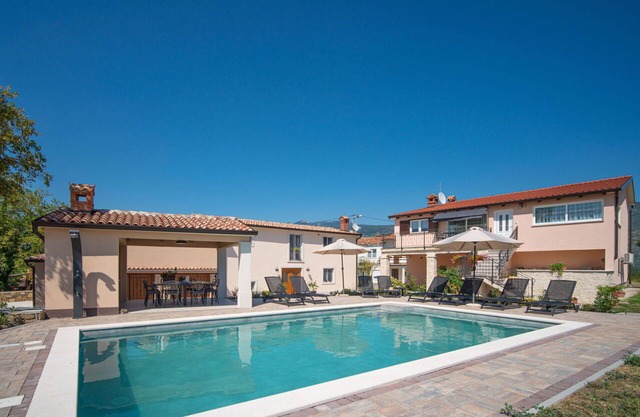 Beautiful private villa with A/C, private pool, WIFI, TV, terrace, pets allowed and panoramic view