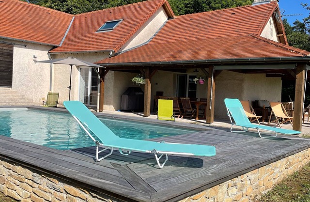 Beautiful renovated barn with private heated swimming pool 9mx4m, view over the valley