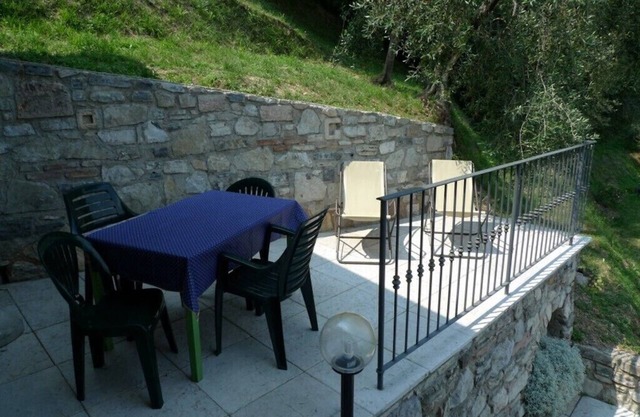 Beautiful Rustico with terrace and garden for 4-6 persons with lake view