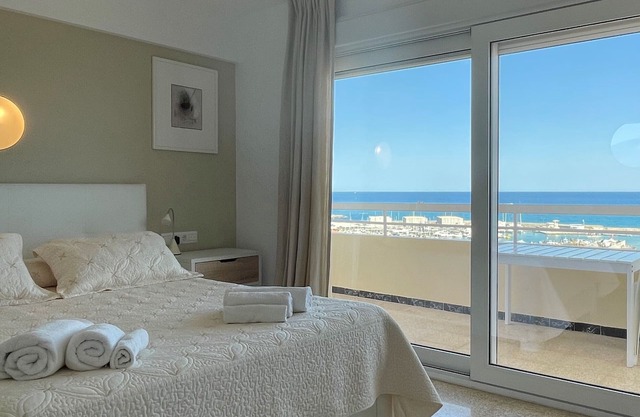 Beautiful sea view from all rooms, communal swimming pool/tennis