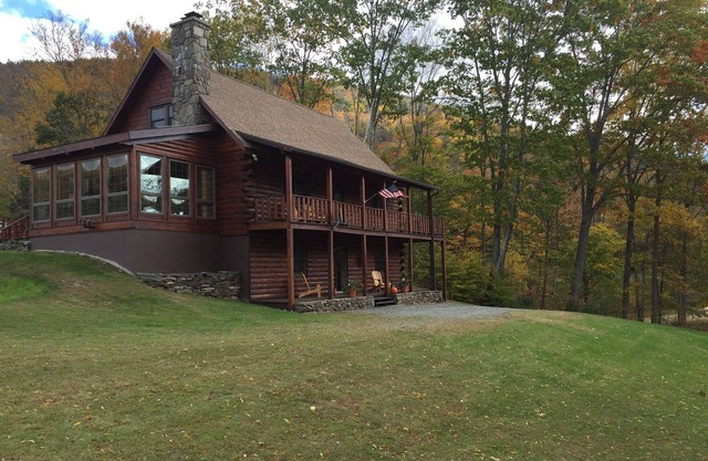 Beautiful, Secluded River View Cabin For The Perfect Vacation Get Away