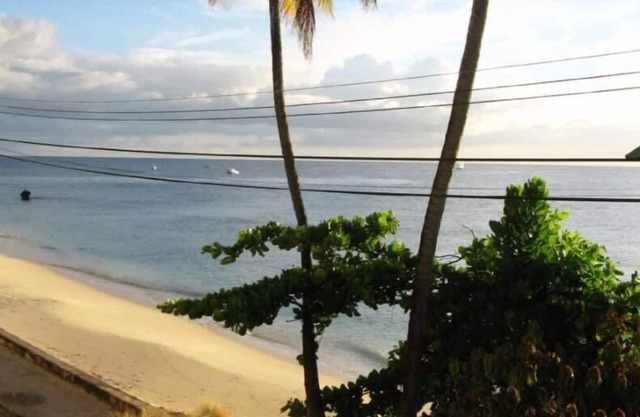 Beautiful Two Bedroom Beachfront Apartment