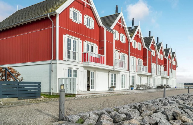 Beautiful vacation homes with lots of atmosphere right by the old harbor of Nykøbing on Zealand.