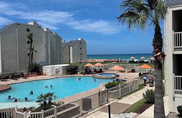 Beautiful view pool and beachfront 5-bed condo with AC in South Padre Island