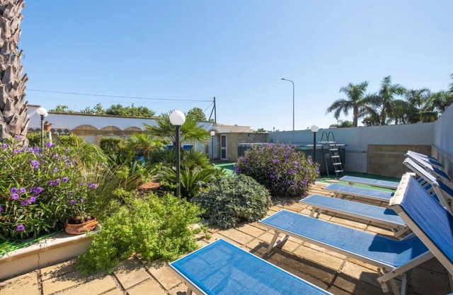 Beautiful villa for 7 people with pool, A/C, TV and patio