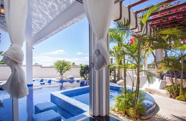 BEAUTIFUL VILLA WITH PRIVATE POOL