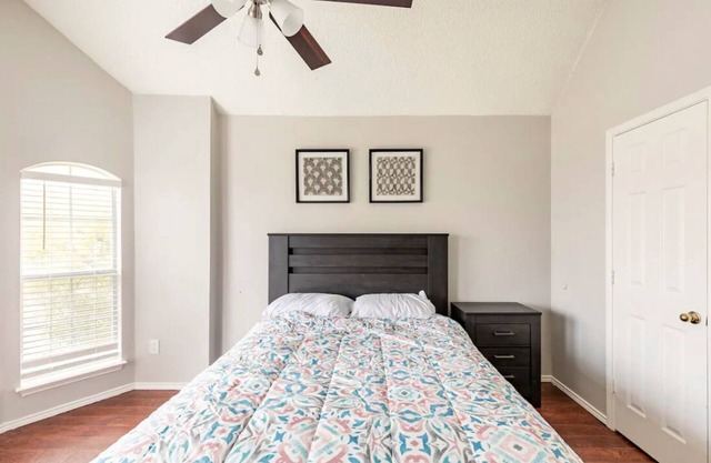 Beautifully renovated 4 bedroom home w/fireplace