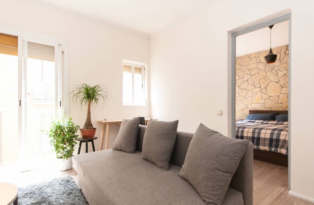 Beautifully Renovated Apt in Raval