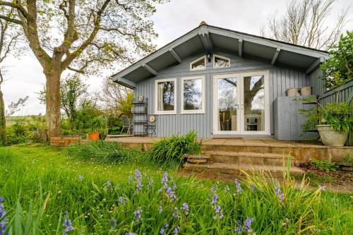 Beech Hut - a streamside family escape near Salcombe and Beaches