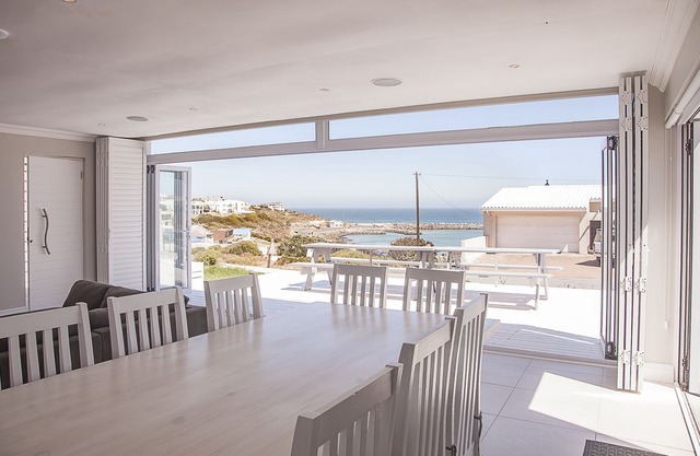 Bella Vista - Four Bedroom House, Sleeps 8