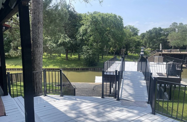 Belle Maison du Lac! Lakefront Retreat with Boathouse & Firepit - Perfect for Family & Friends!