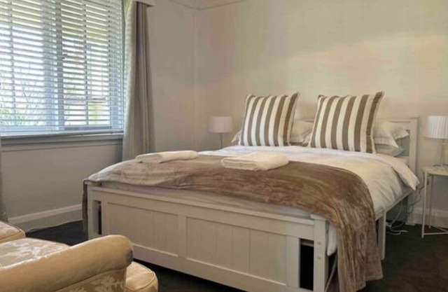 Berwyn Cottage Bowral, cosy and inviting, 1 minute walk to Bowral central.