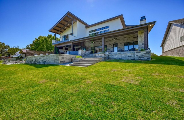 BEST ARM OF THE LAKE! 6 BR/5 1/2 BA, SLEEPS 14, POOL/SPA, COVERED DOCK W LIFT