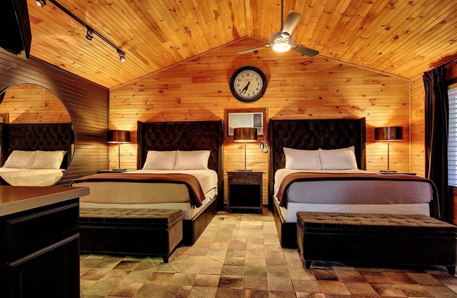 Best property on River Road! Luxury cabins, pavilion. Guadalupe Riverfront!