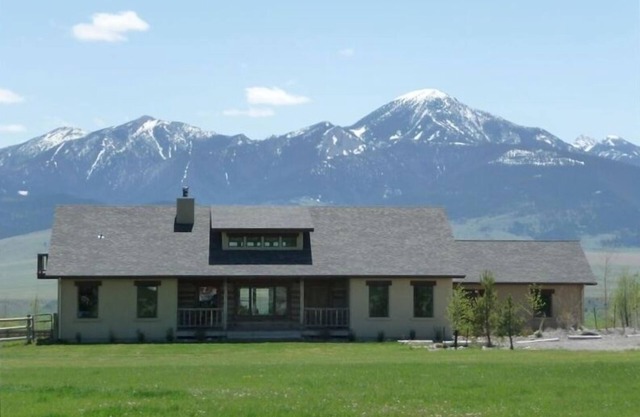 Best Value with amazing views close to town!