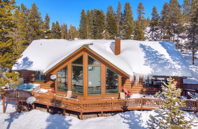 Best Views in Breck! 2mi to main street, panoramic views, hot tub
