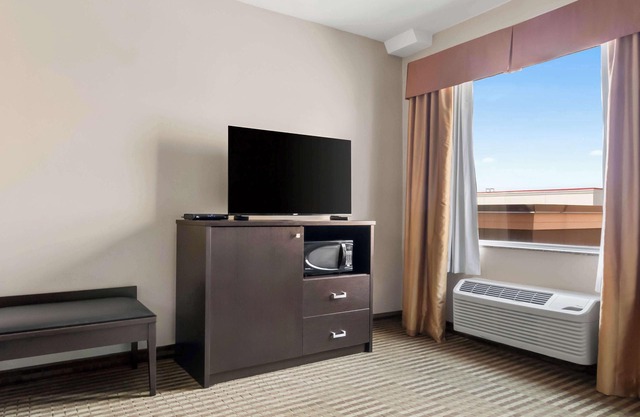 Best Western Plus Fergus Hotel