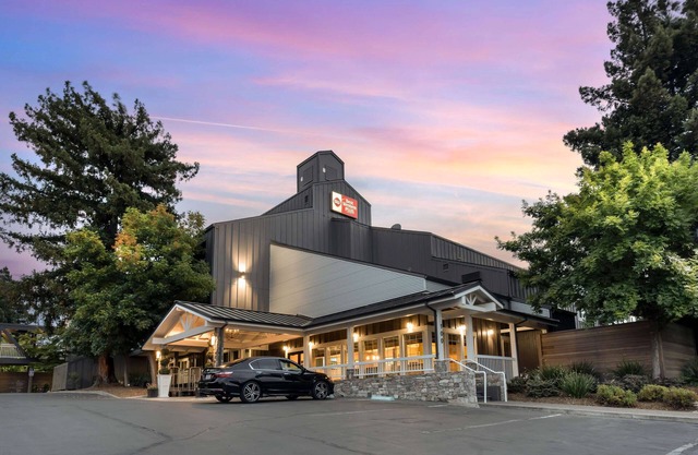 Best Western Plus Inn At The Vines